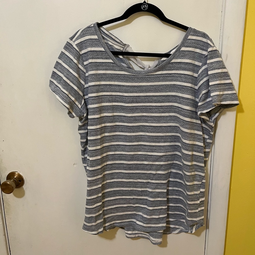 Lauren Conrad top short sleeve